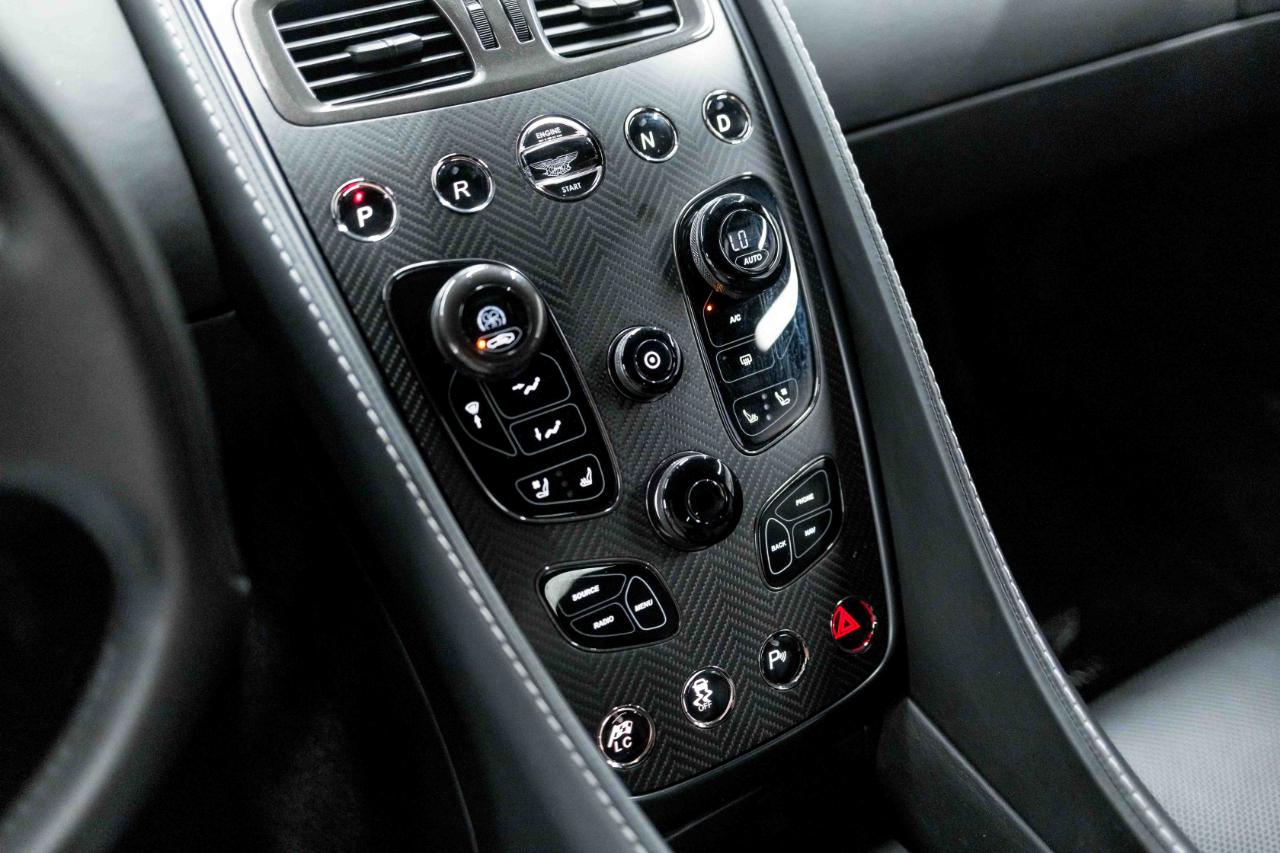 Aston Martin Vanquish Coupe 2016