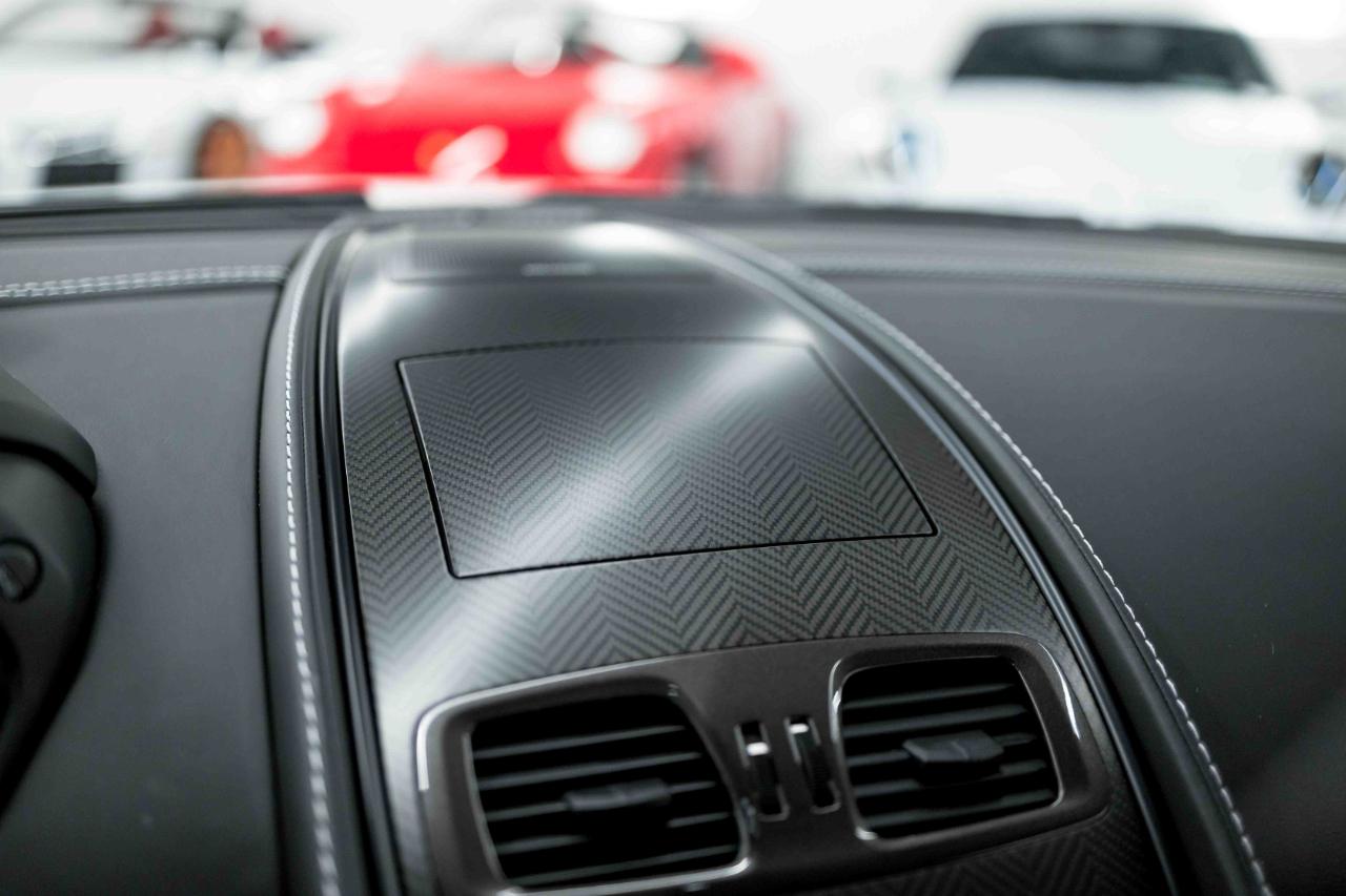 Aston Martin Vanquish Coupe 2016