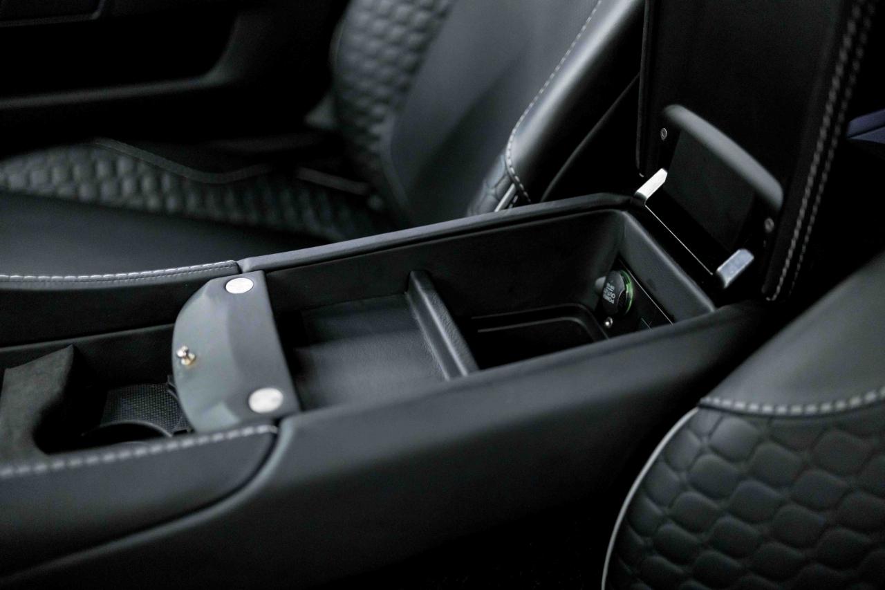 Aston Martin Vanquish Coupe 2016