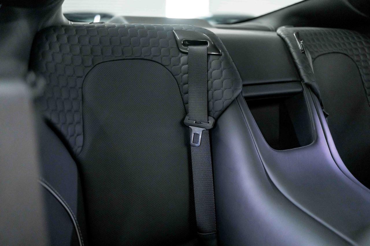 Aston Martin Vanquish Coupe 2016