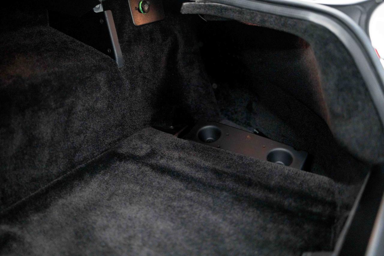 Aston Martin Vanquish Coupe 2016