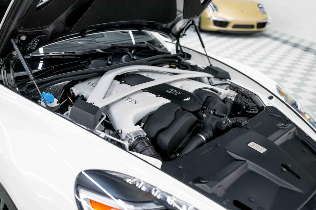 Aston Martin Vanquish Coupe 2016