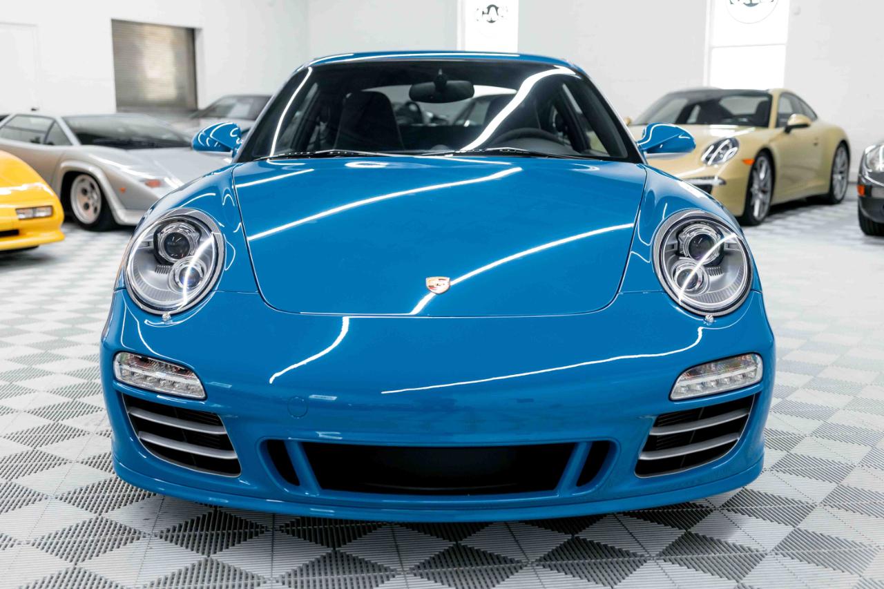 Porsche 911 Carrera GTS 2012