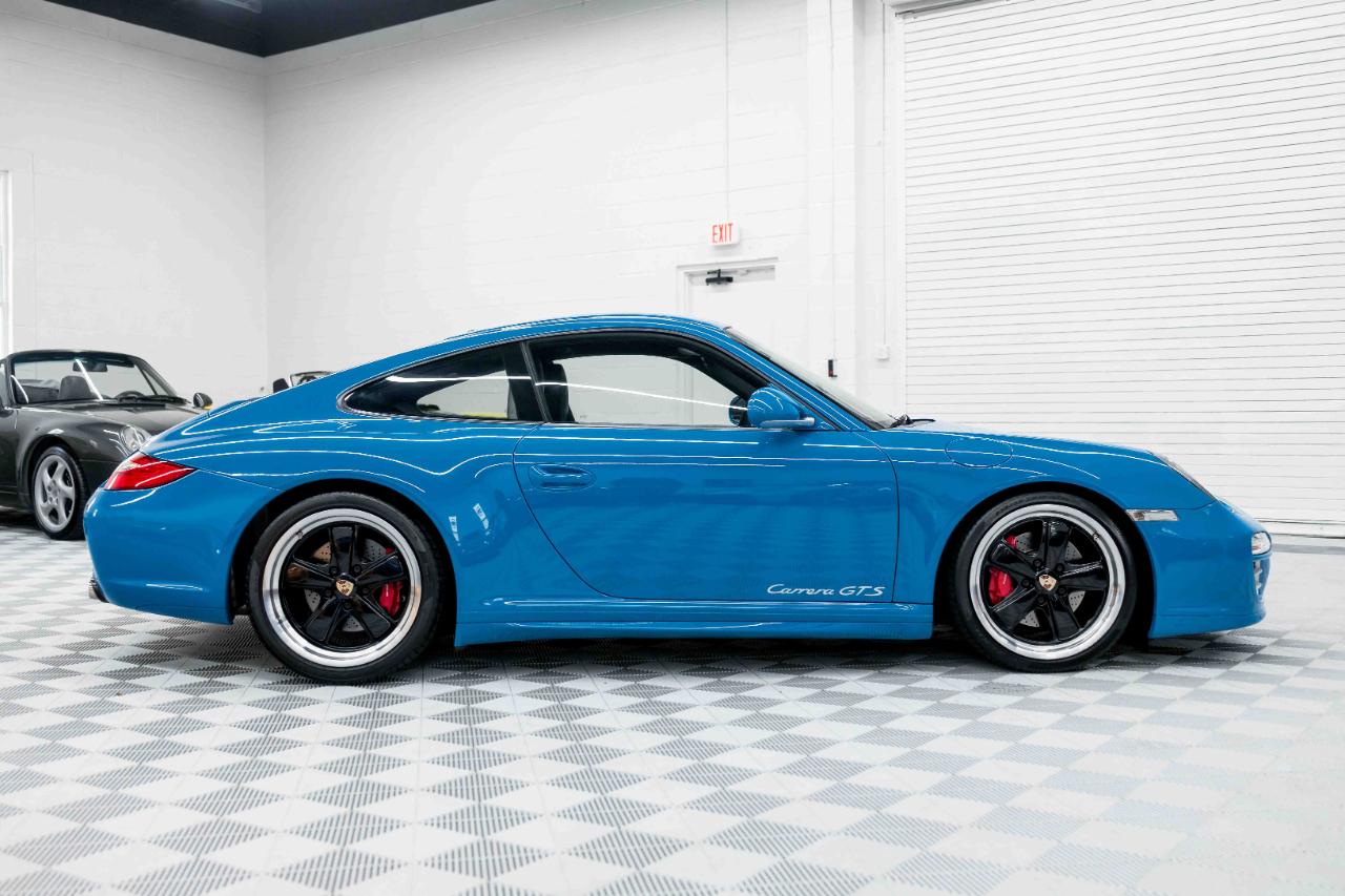 Porsche 911 Carrera GTS 2012