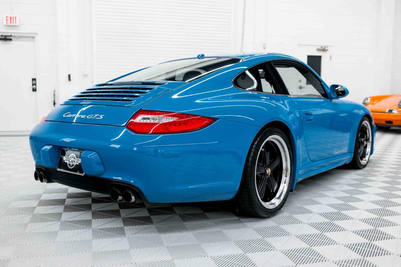 Porsche 911 Carrera GTS 2012
