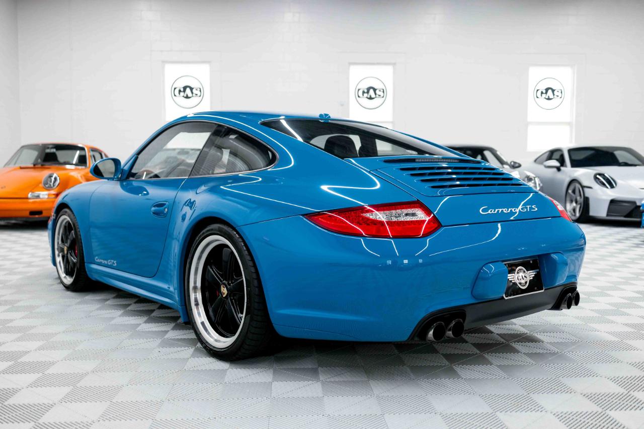 Porsche 911 Carrera GTS 2012