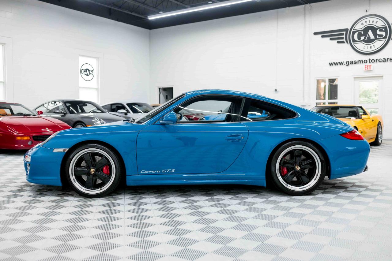 Porsche 911 Carrera GTS 2012