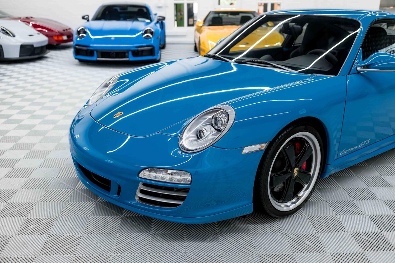 Porsche 911 Carrera GTS 2012