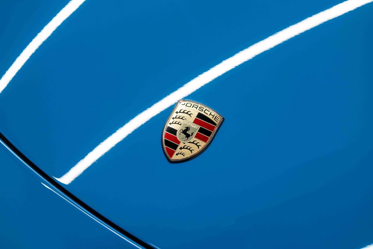 Porsche 911 Carrera GTS 2012