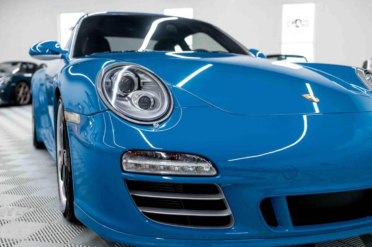 Porsche 911 Carrera GTS 2012