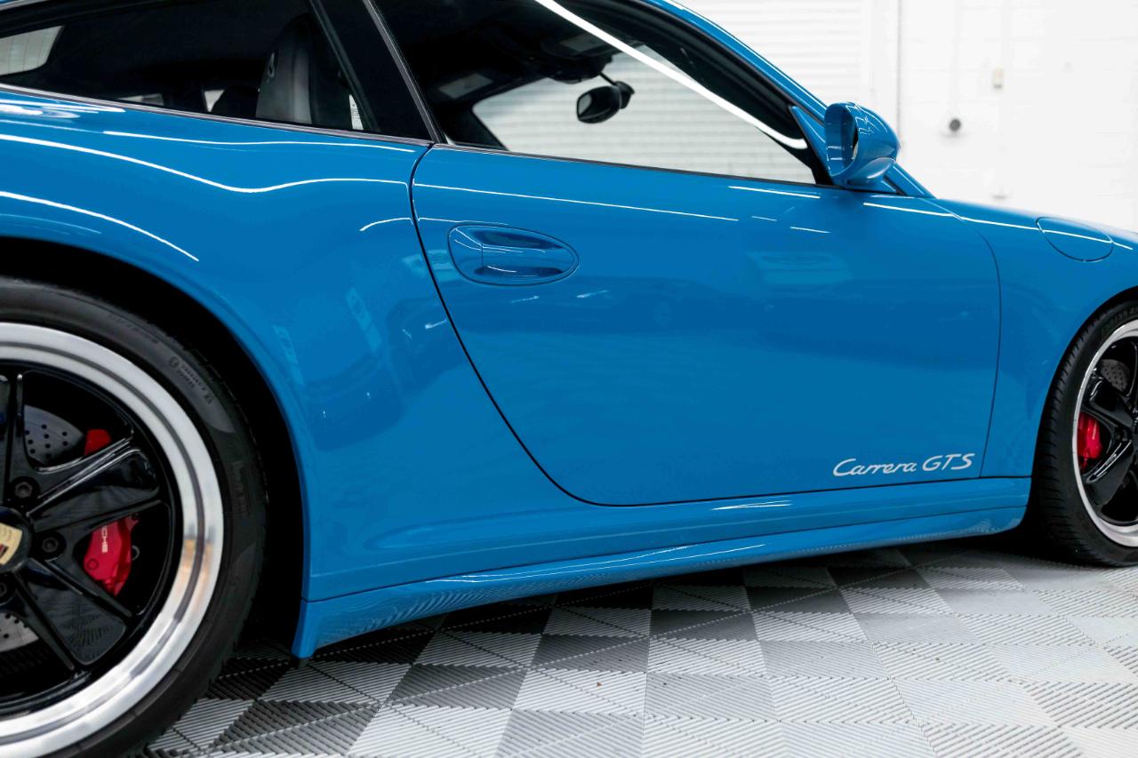 Porsche 911 Carrera GTS 2012