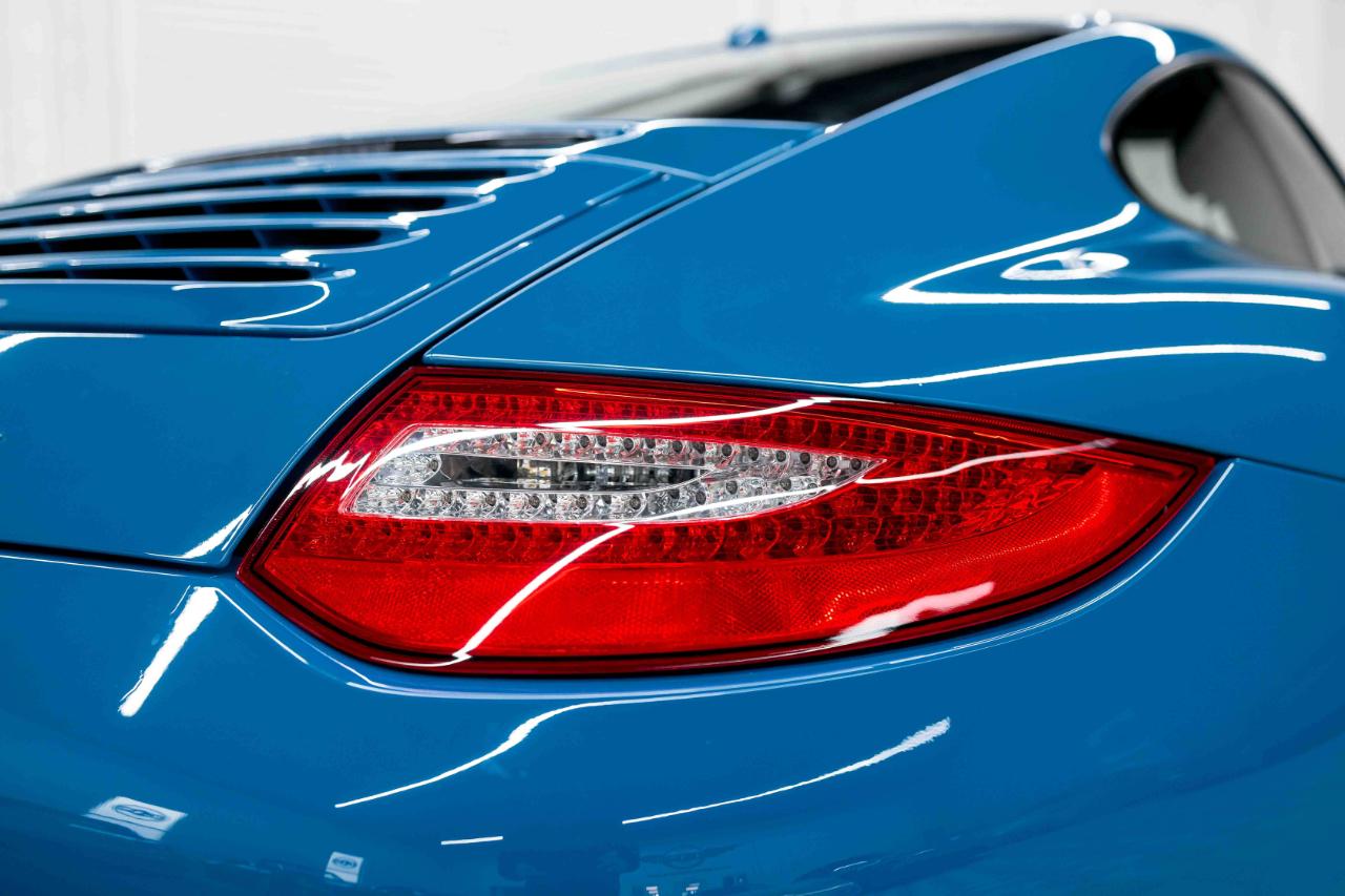 Porsche 911 Carrera GTS 2012