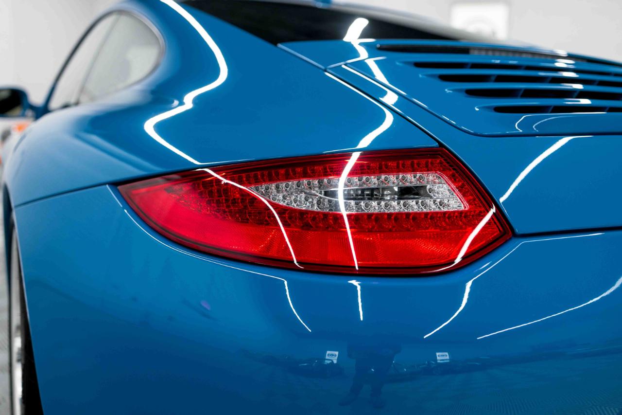 Porsche 911 Carrera GTS 2012