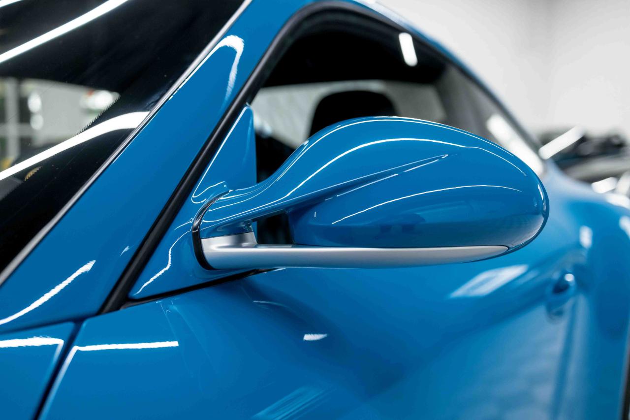 Porsche 911 Carrera GTS 2012