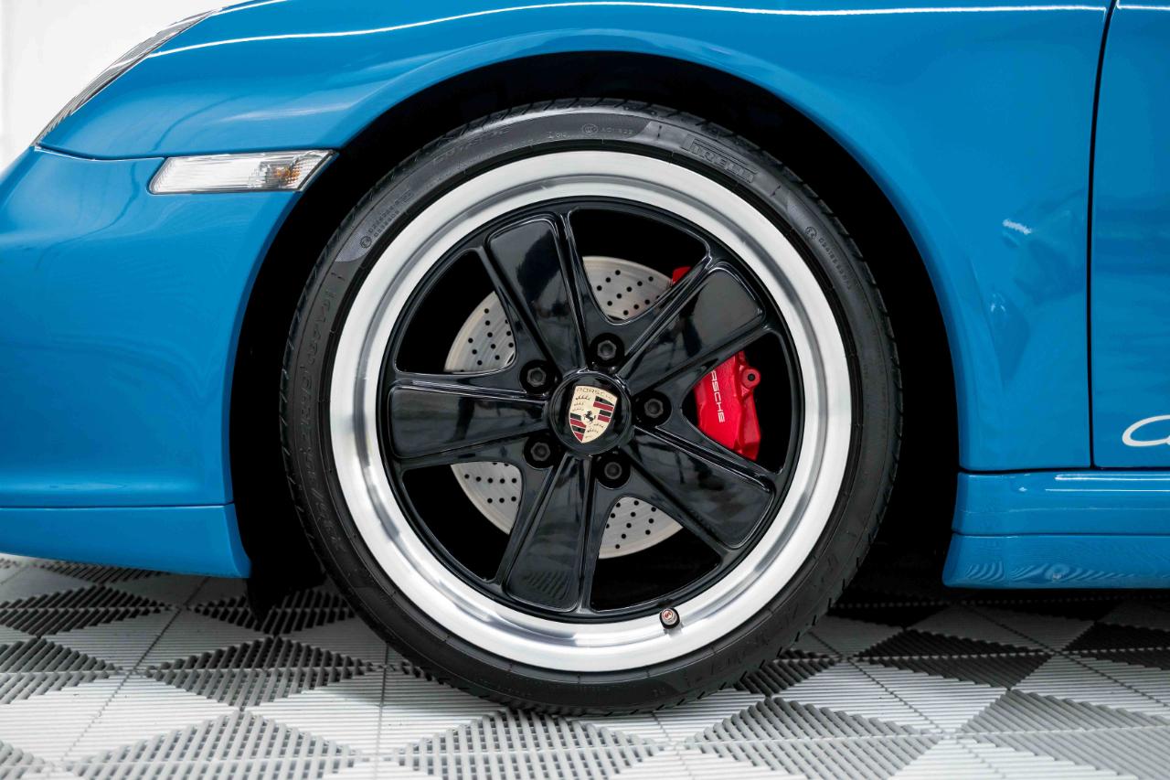 Porsche 911 Carrera GTS 2012