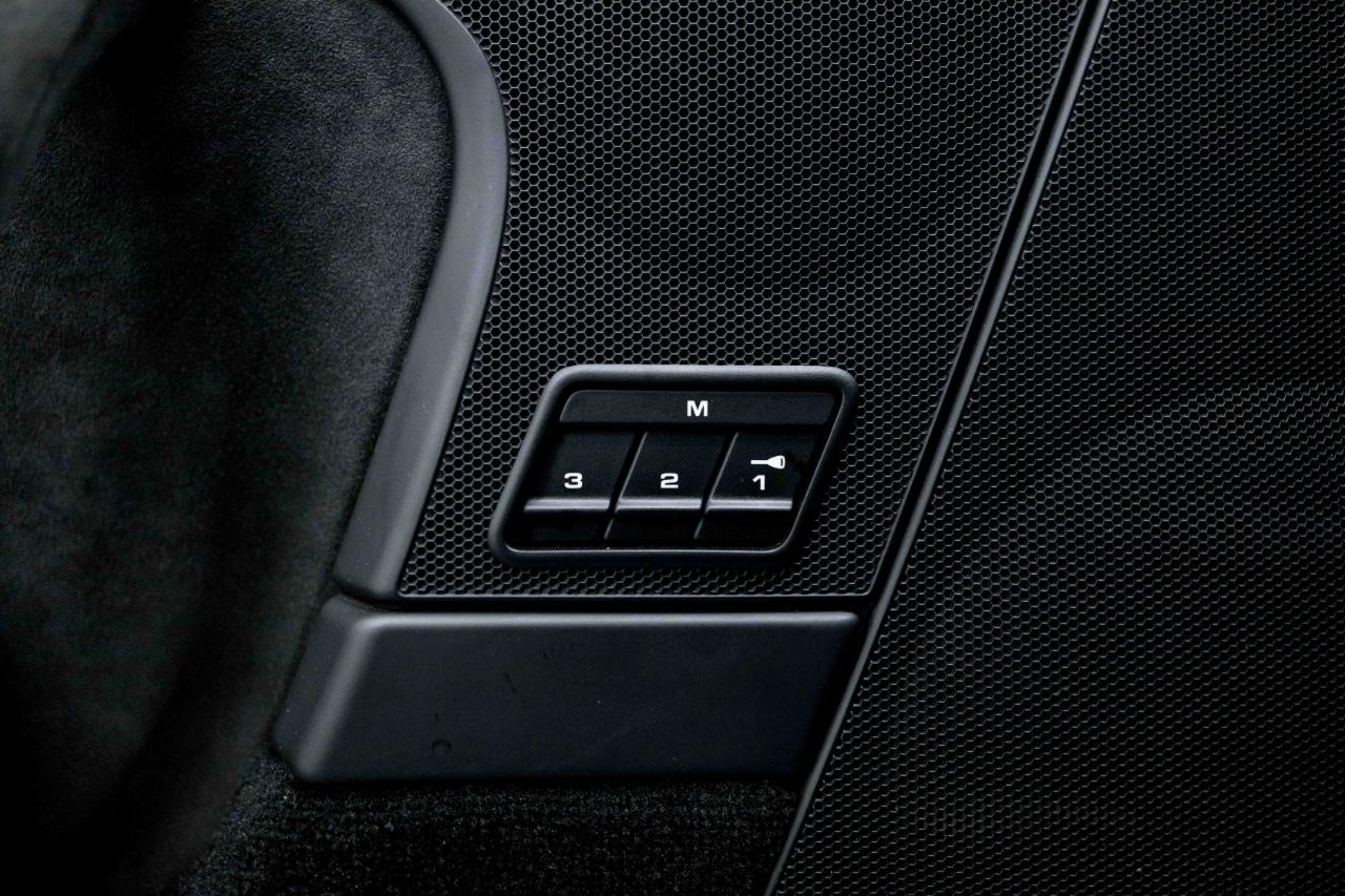 Porsche 911 Carrera GTS 2012