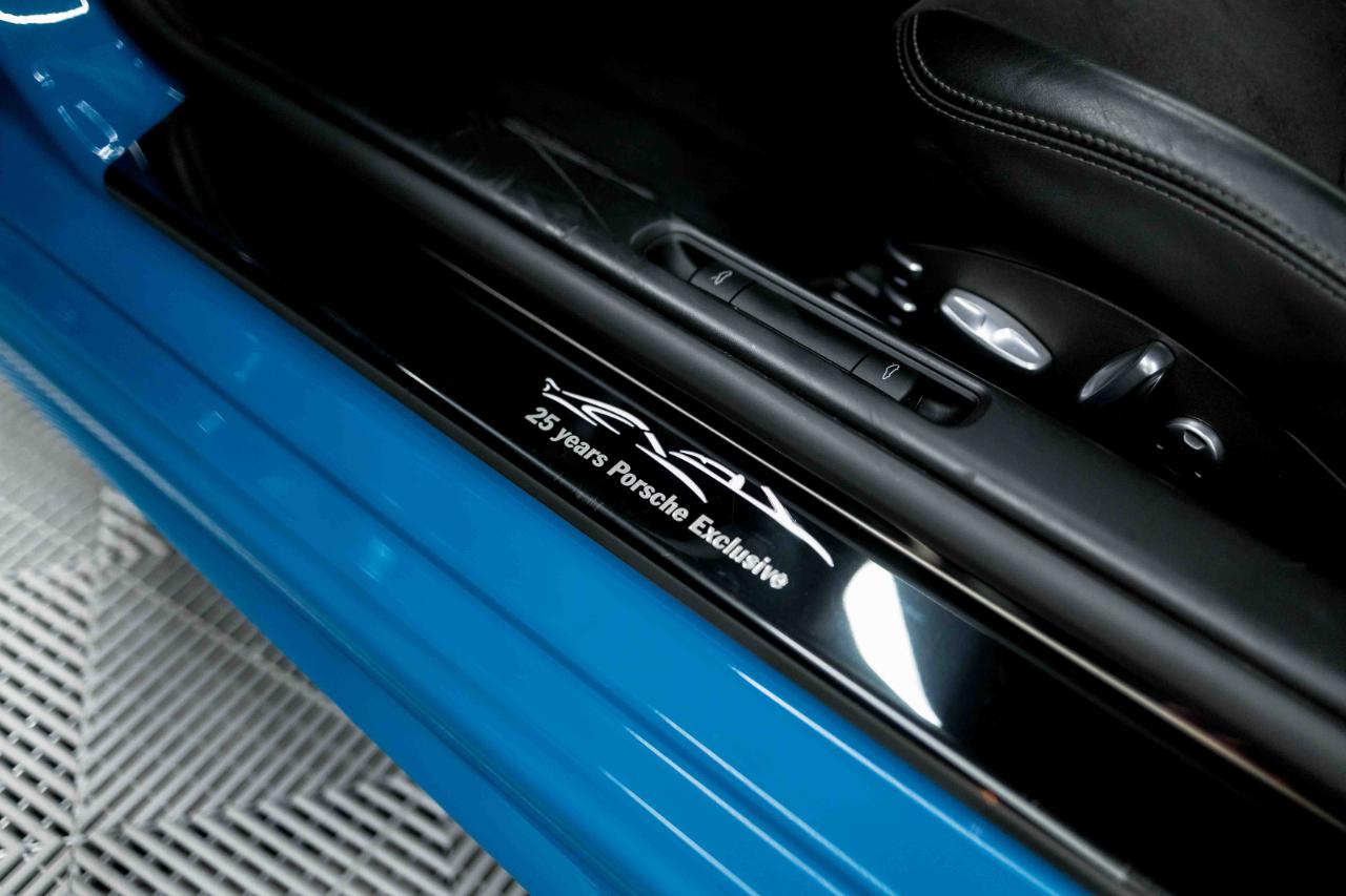 Porsche 911 Carrera GTS 2012