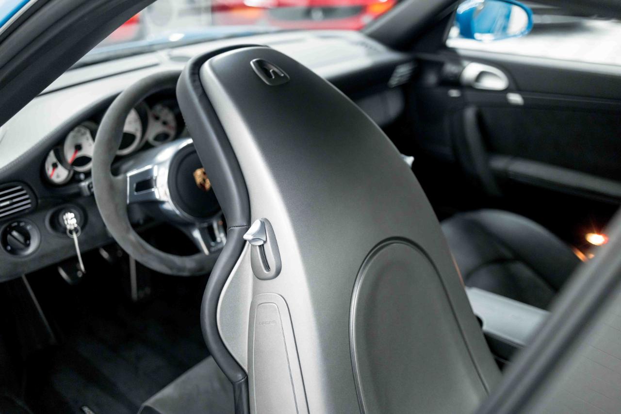 Porsche 911 Carrera GTS 2012