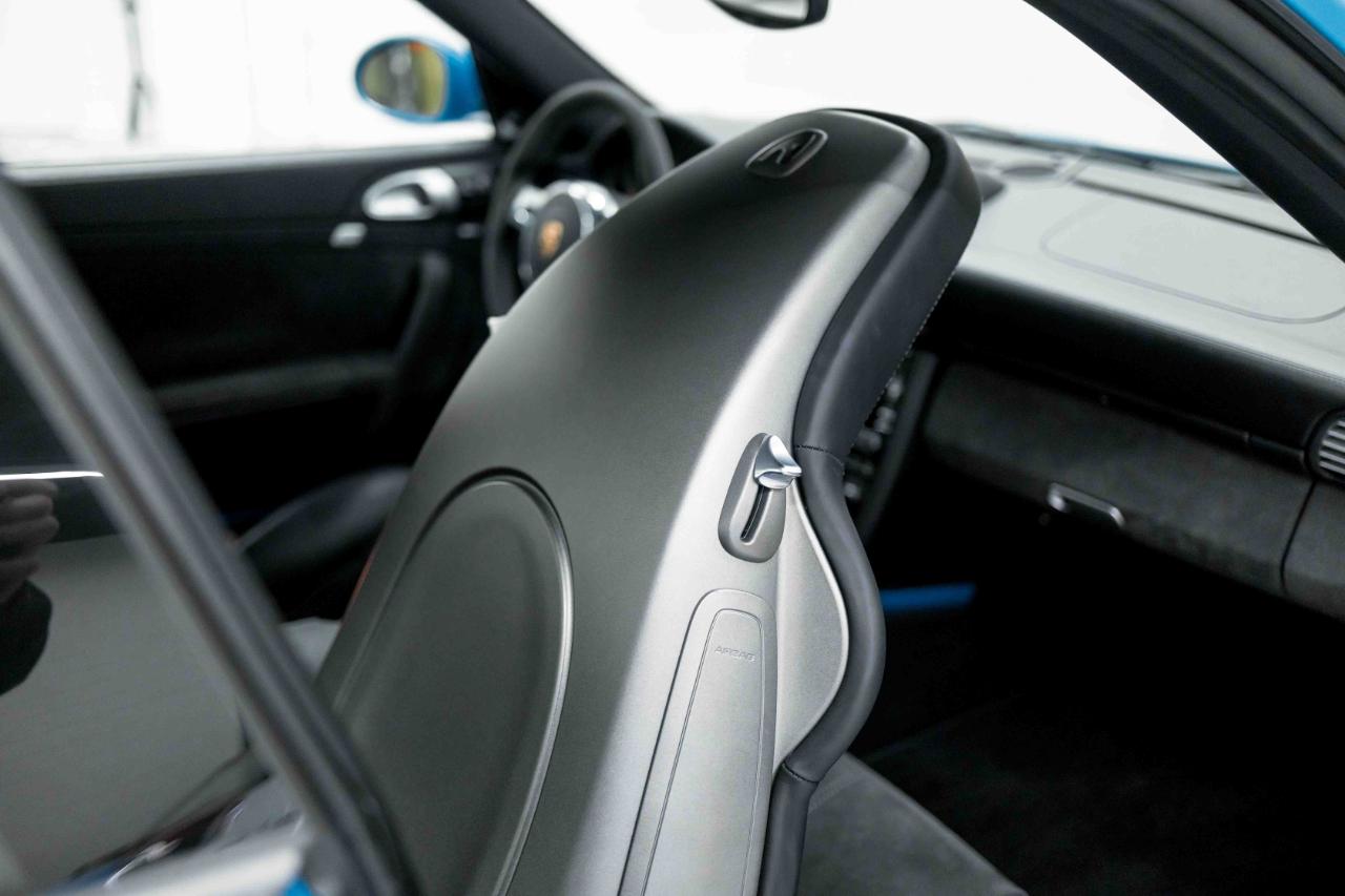 Porsche 911 Carrera GTS 2012