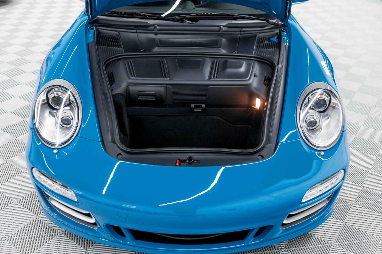 Porsche 911 Carrera GTS 2012