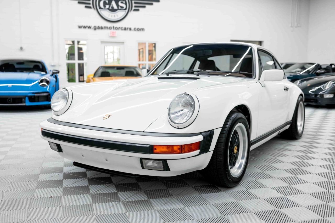 Porsche 911 Carrera Coupe 1989