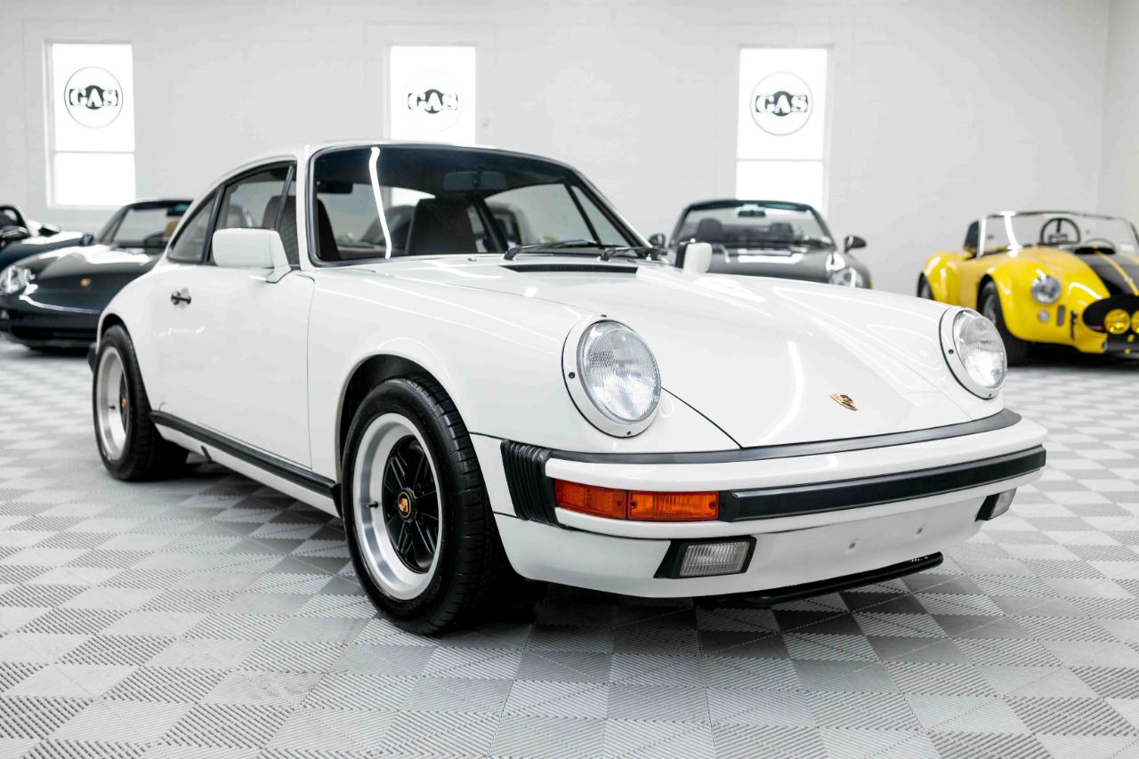 Porsche 911 Carrera Coupe 1989