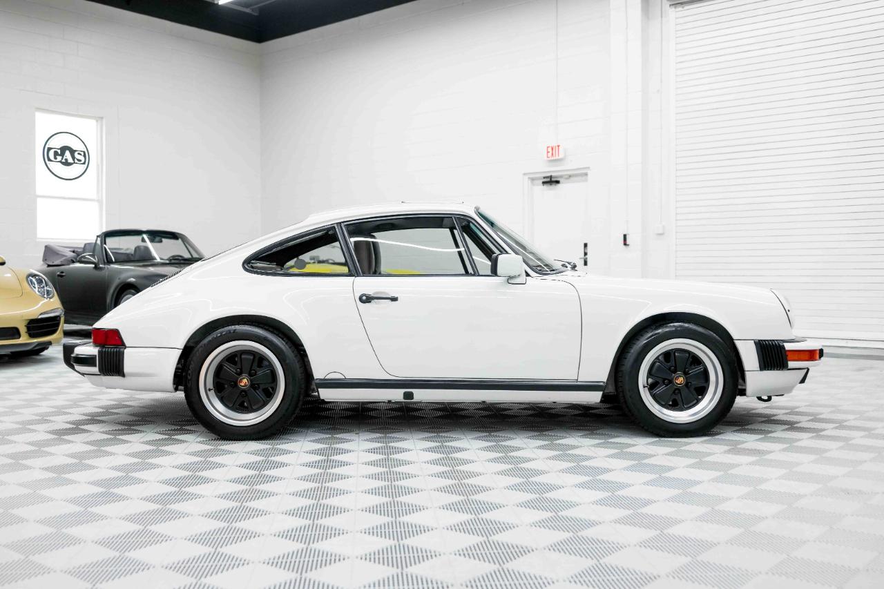Porsche 911 Carrera Coupe 1989