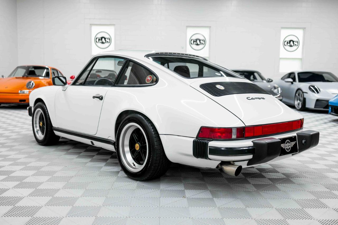 Porsche 911 Carrera Coupe 1989