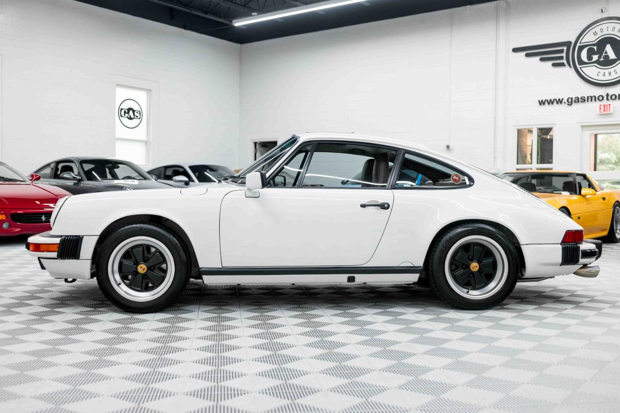 Porsche 911 Carrera Coupe 1989