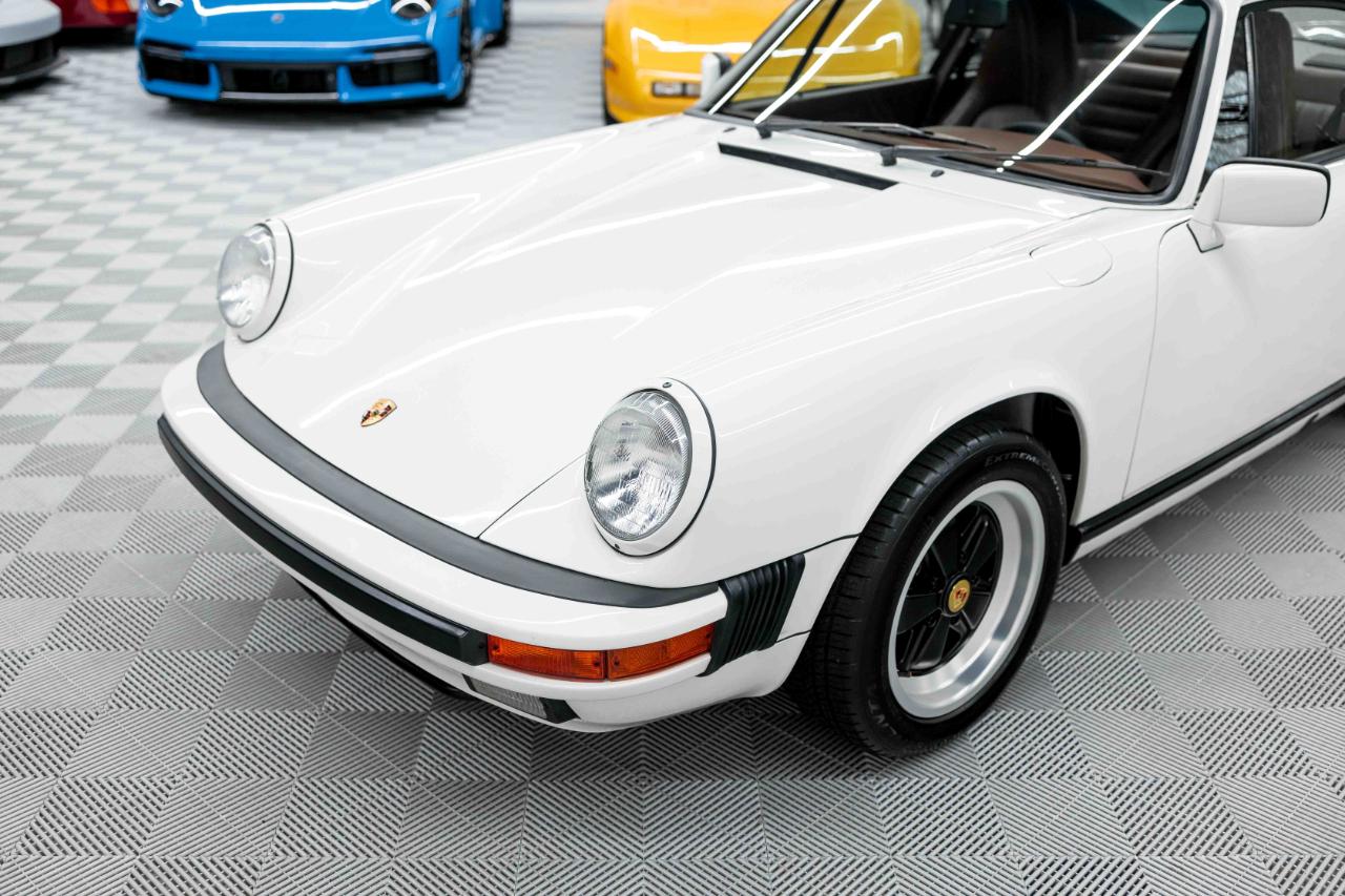 Porsche 911 Carrera Coupe 1989