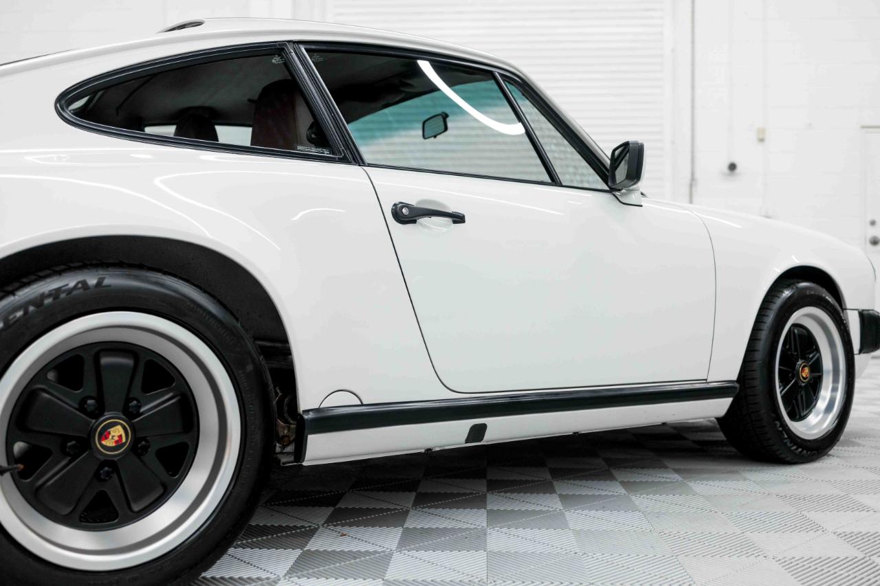 Porsche 911 Carrera Coupe 1989