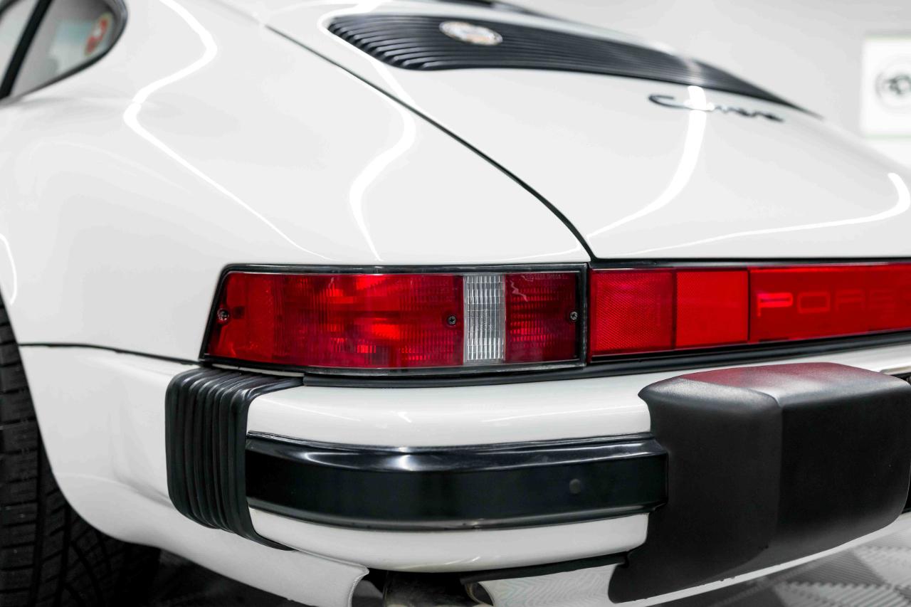 Porsche 911 Carrera Coupe 1989