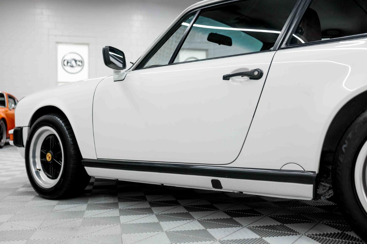 Porsche 911 Carrera Coupe 1989