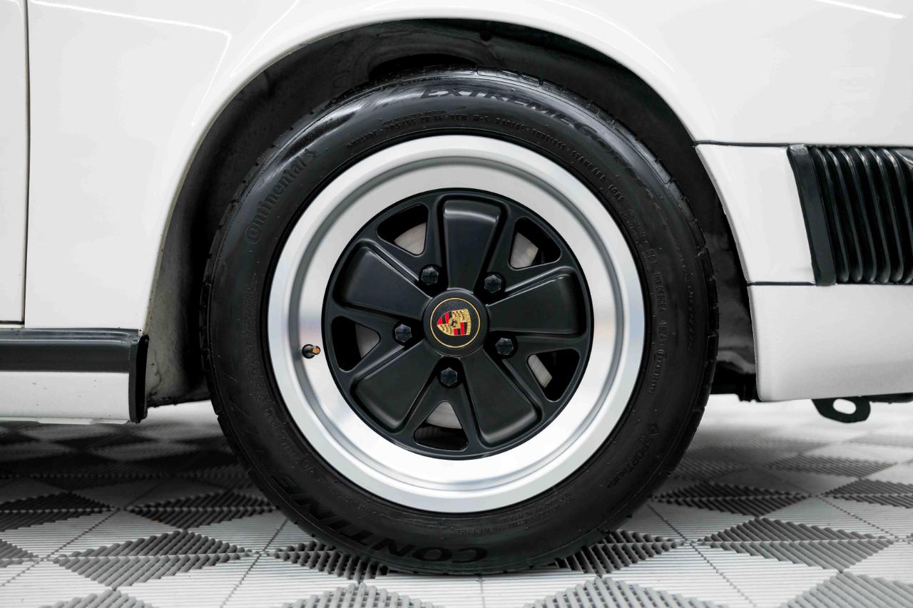 Porsche 911 Carrera Coupe 1989