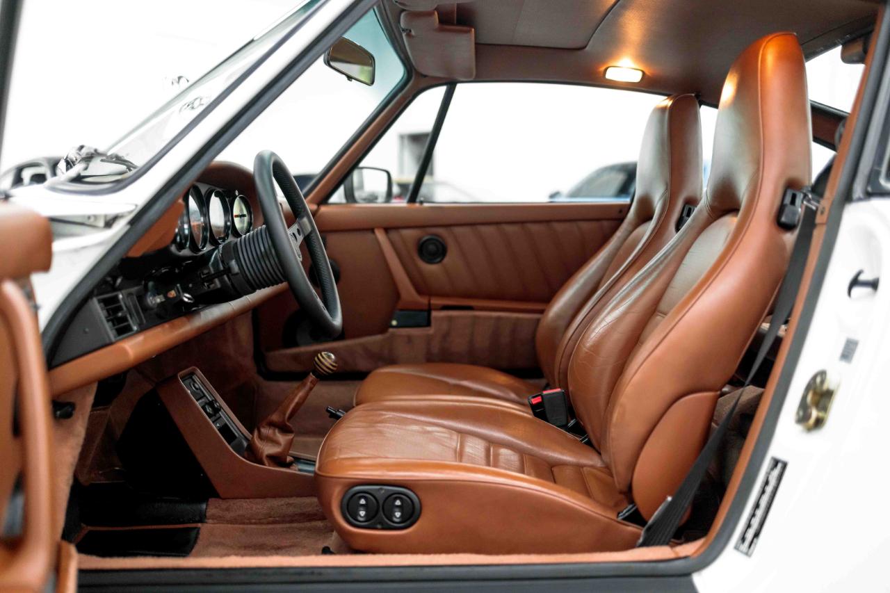 Porsche 911 Carrera Coupe 1989