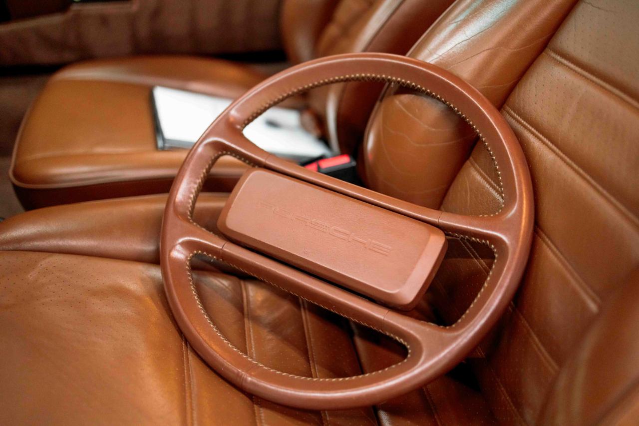 Porsche 911 Carrera Coupe 1989