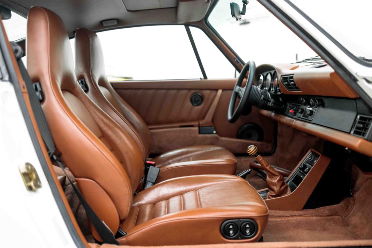 Porsche 911 Carrera Coupe 1989