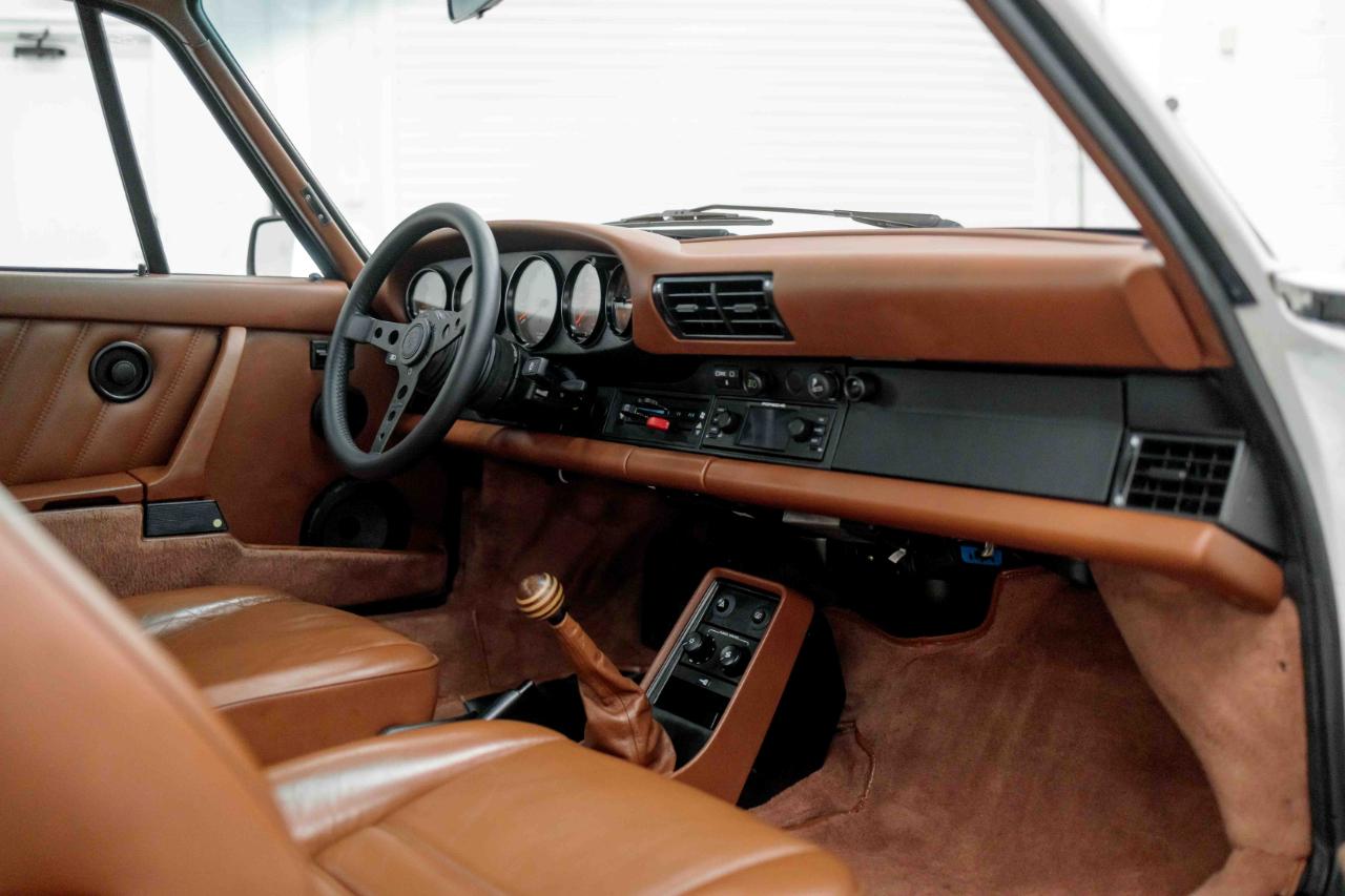 Porsche 911 Carrera Coupe 1989