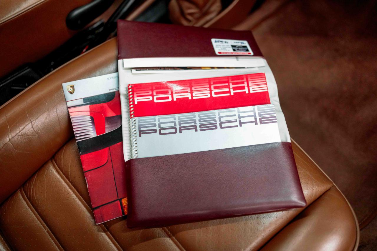 Porsche 911 Carrera Coupe 1989