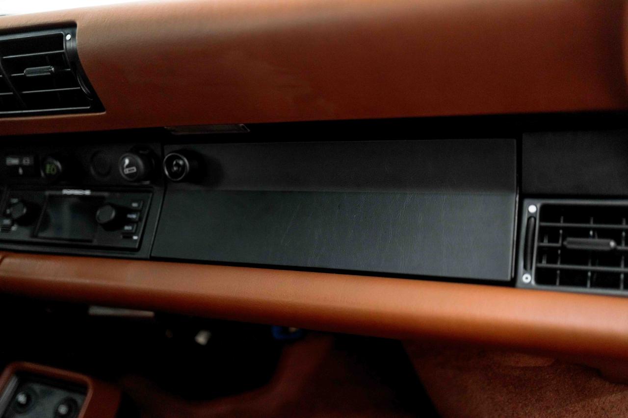 Porsche 911 Carrera Coupe 1989