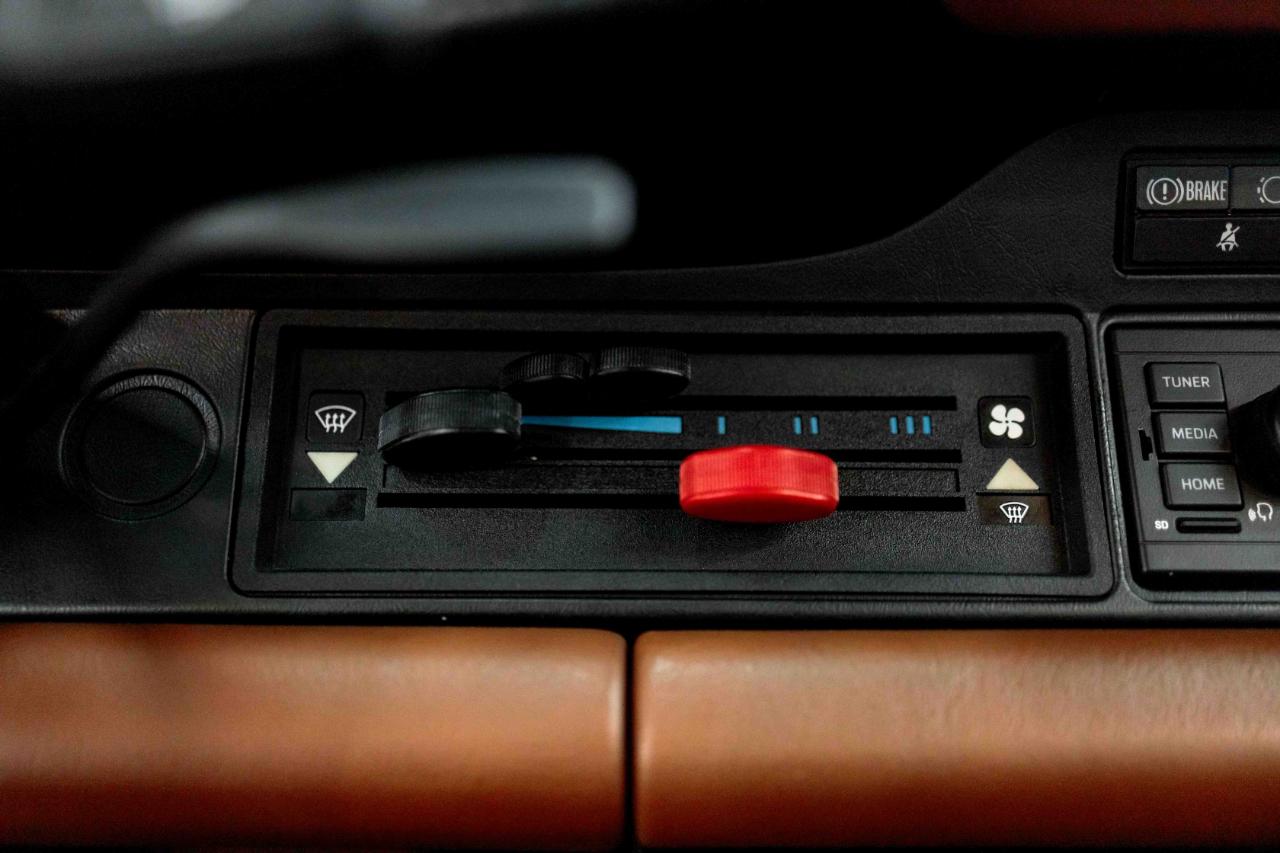 Porsche 911 Carrera Coupe 1989