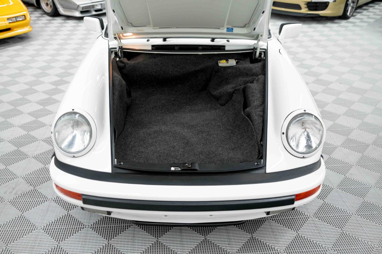 Porsche 911 Carrera Coupe 1989
