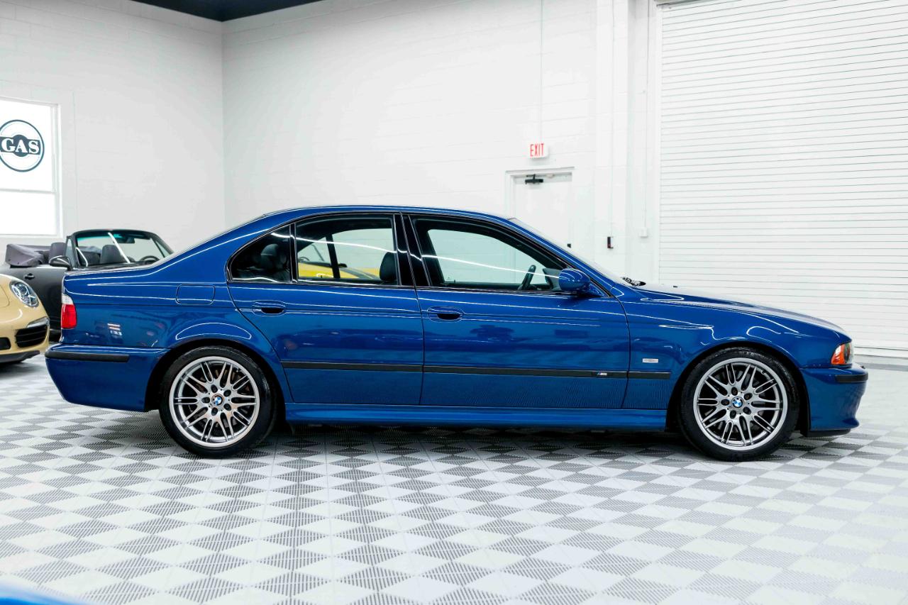 BMW M5 Base 2002
