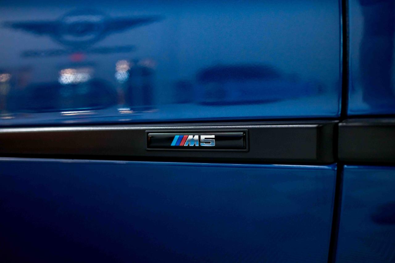 BMW M5 Base 2002