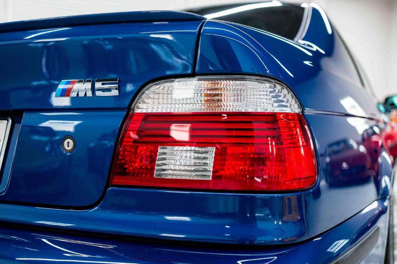 BMW M5 Base 2002