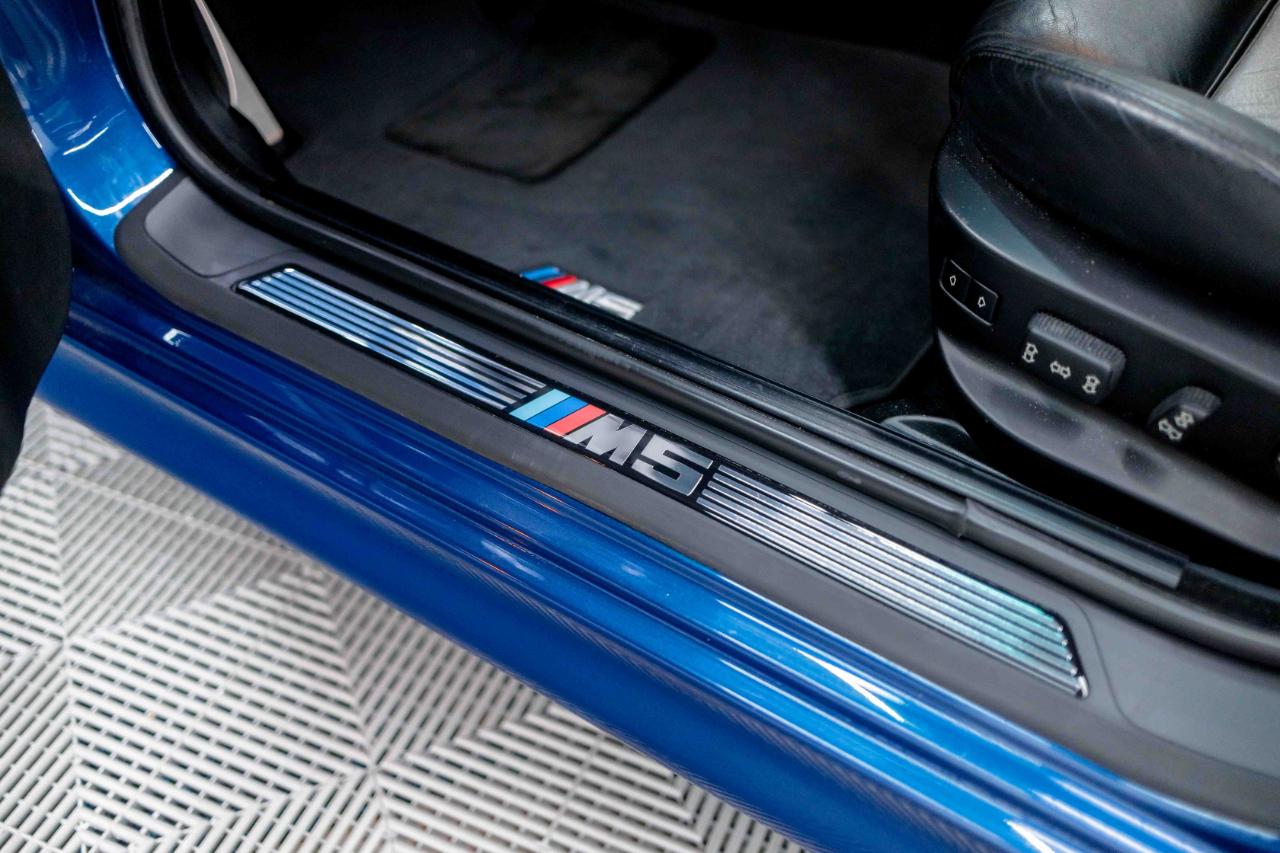BMW M5 Base 2002