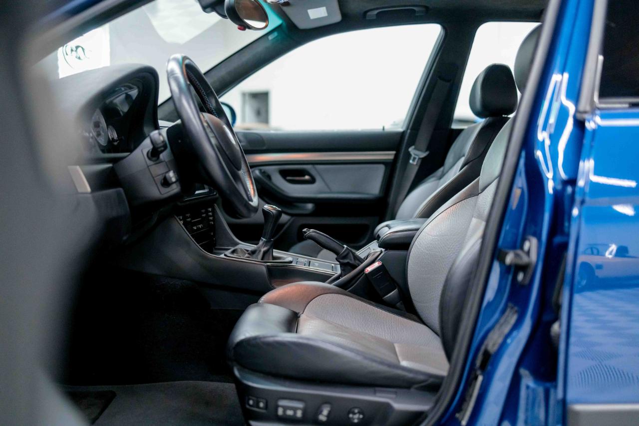 BMW M5 Base 2002