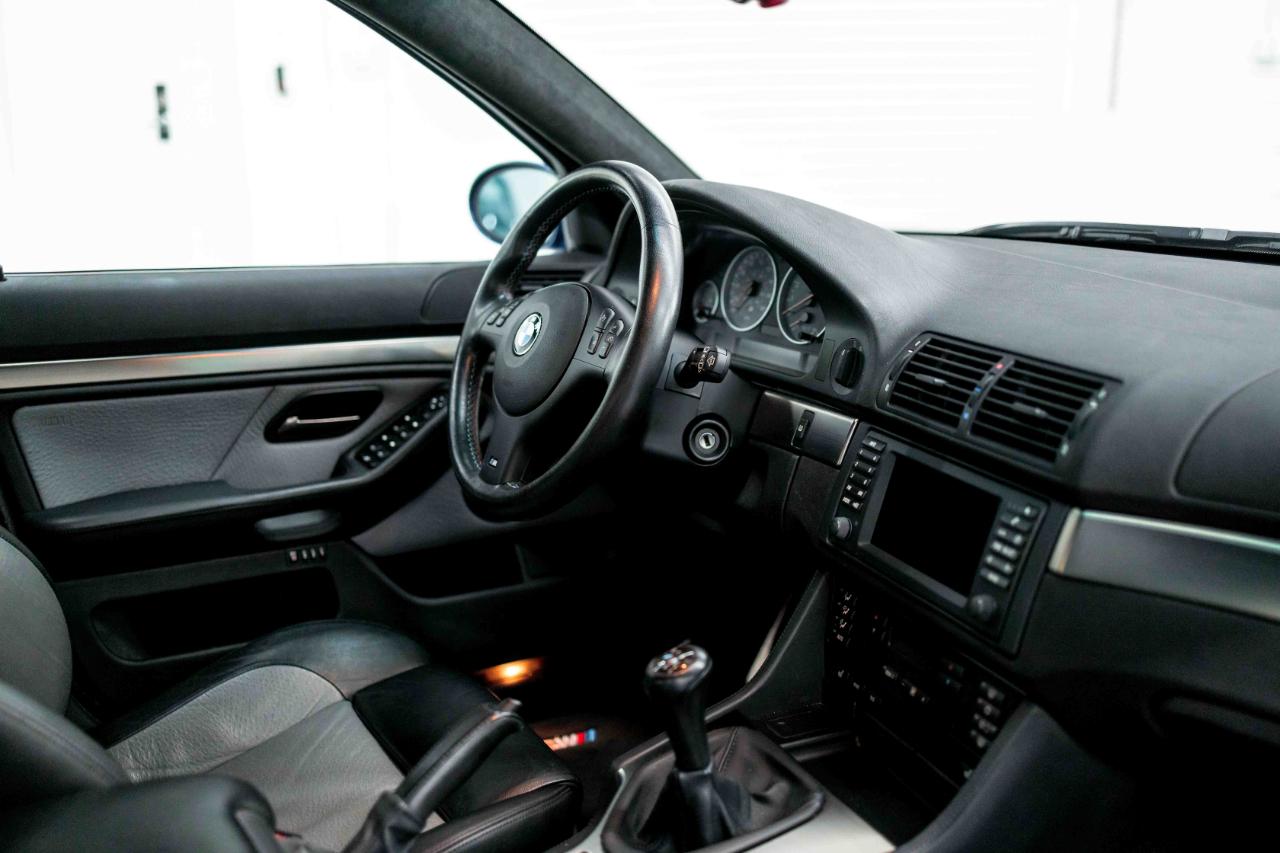 BMW M5 Base 2002
