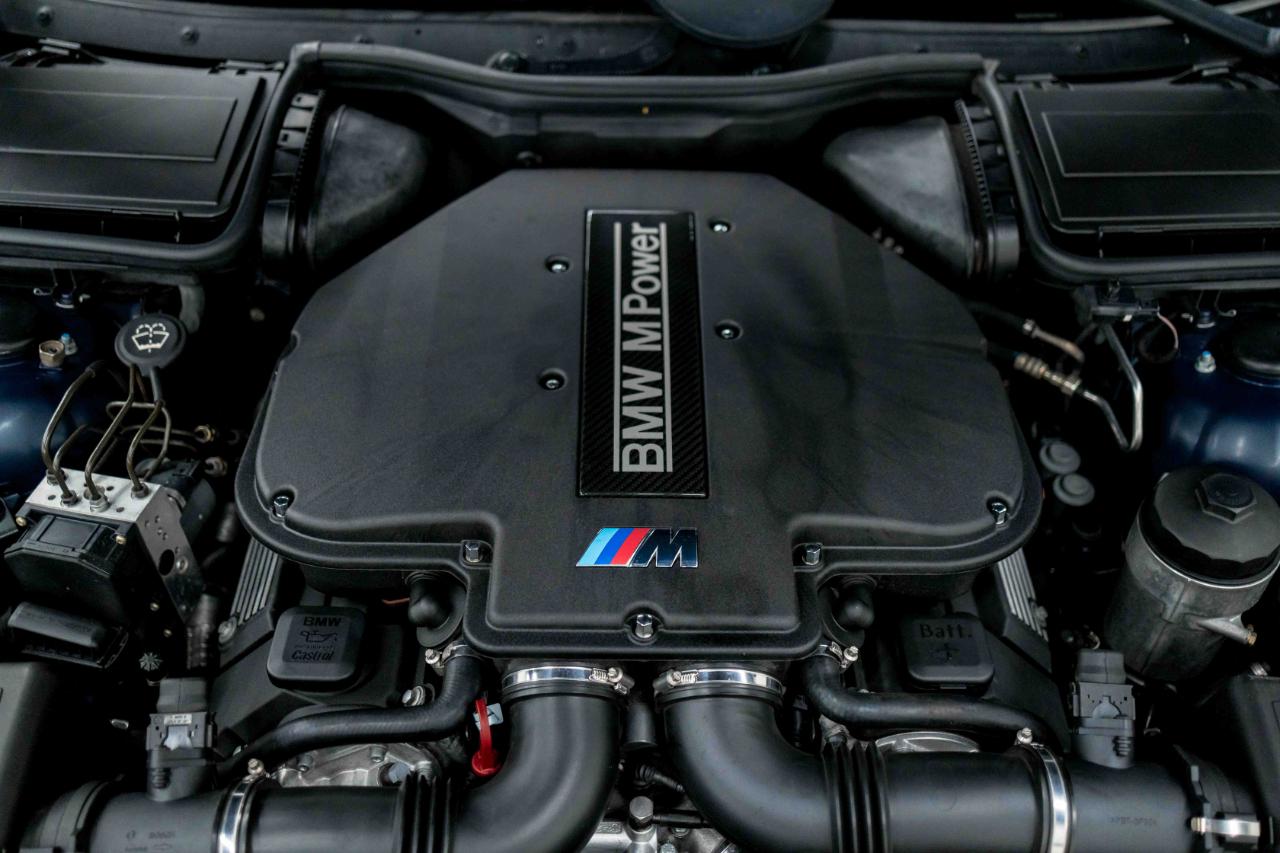 BMW M5 Base 2002