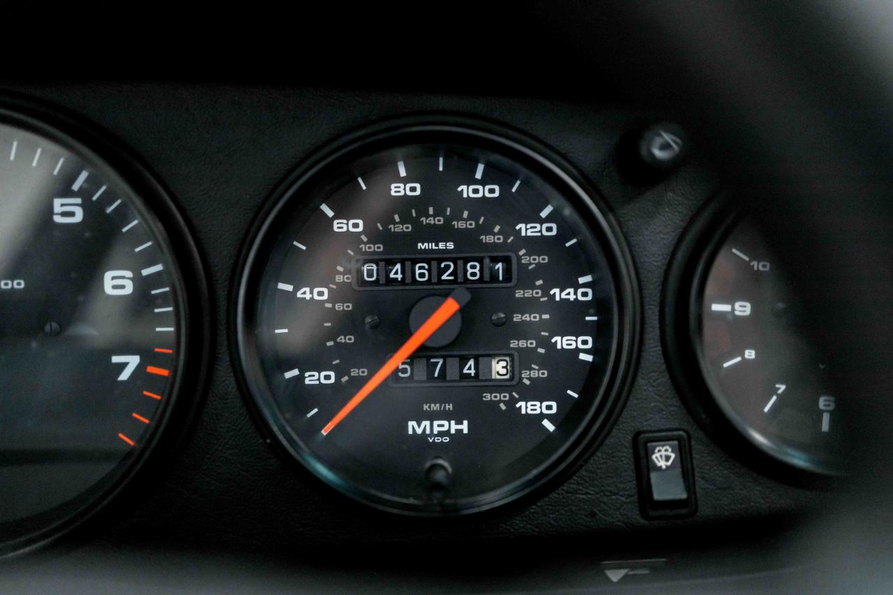 Porsche 911 Carrera 2 Targa 1990